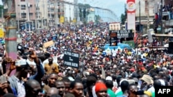 Les Guinéens dans les rues pour protester à Conakry, le 2 août 2017. 