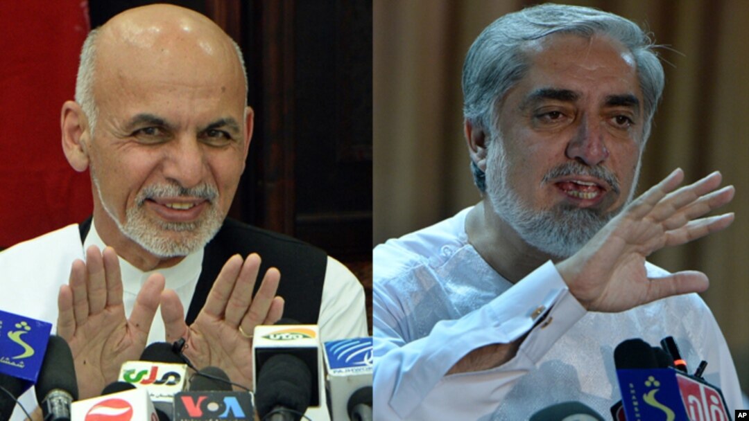 Capres Afghanistan Ashraf Ghani (kiri) dan Abdullah Abdullah saling mengklaim kemenangan dalam pilpres 14 Juni (foto: dok).