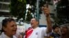 Venezolanos continúan protestando por comida y gasolina durante cuarentena