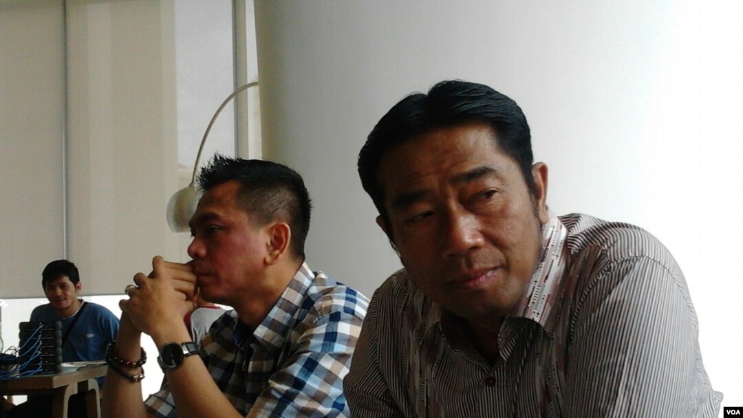 Wakil Ketua DPRD DKI Jakarta, Haji Lulung (kanan) dan Anggota DPRD DKI Jakarta, Mohammad Sanusi (kiri) dalam diskusi mengenai kisruh APBD di Jakarta, Sabtu (03/07/2015). (VOA/Iris Gera)