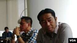 Wakil Ketua DPRD DKI Jakarta, Haji Lulung (kanan) dan Anggota DPRD DKI Jakarta, Mohammad Sanusi (kiri) dalam diskusi mengenai kisruh APBD di Jakarta, Sabtu (03/07/2015). (VOA/Iris Gera)