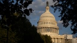 Matahari sore menyinari Gedung Capitol AS pada Rabu, 20 September 2023, di Washington. (Foto: AP/Mark Schiefelbein)
