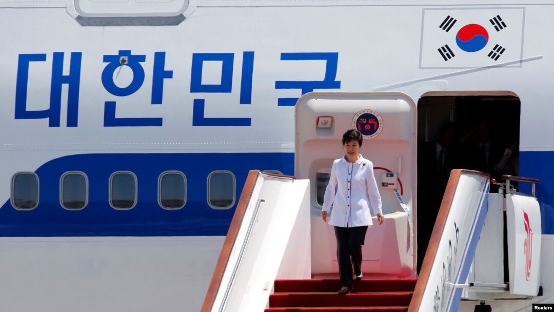 South Korean President Park Geun-hye arrives at the airport in Beijing, June 27, 2013.