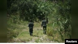 Imagen de archivo de soldados venezolanos patrullando cerca de la frontera con Colombia en el estado de Táchira, en Venezuela, el 20 de agosto de 2015.