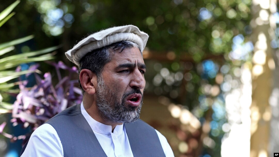 Ajmal Omar, miembro del consejo provincial de Nangarhar, dijo a la agencia AP que el grupo EI está presente ahora en las cuatro provincias.