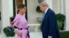 Mantan Presiden Donald Trump (kiri) tiba di acara penggalangan dana bersama istrinya, Melania Trump, di Palm Beach, Florida, 6 April 2024. (Foto: Lynne Sladky/AP Photo)