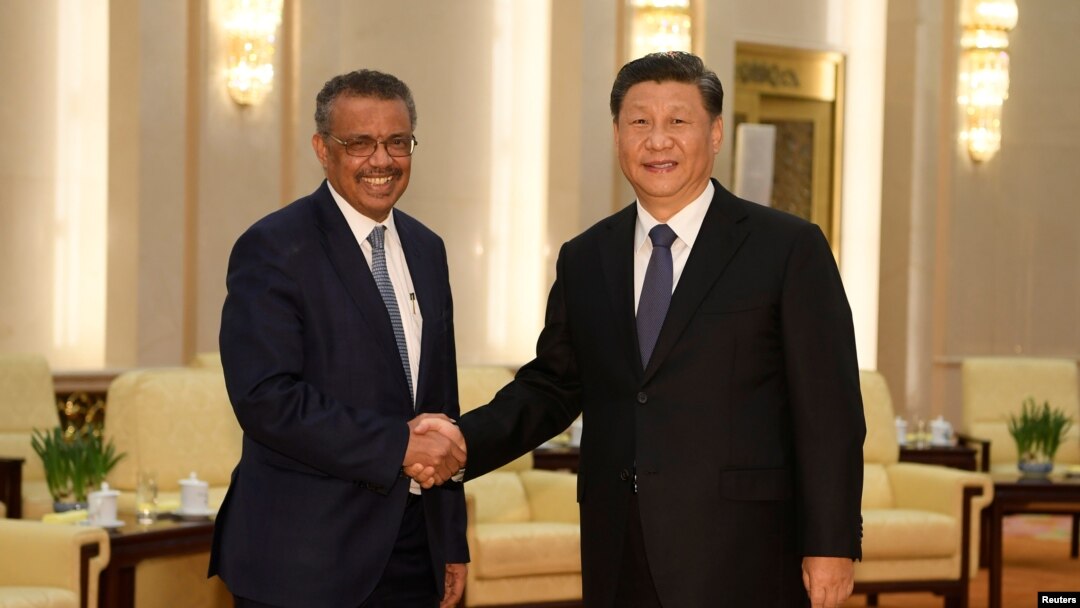 Dirjen WHO Tedros Adhanom Ghebreyesus (kiri) dan Presiden Xi jinping saat bertemu di Beijing, China, 28 Januari 2020.