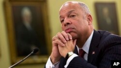 El secretario de Seguridad Nacional, Jeh Johnson, testifica en el Capitolio.