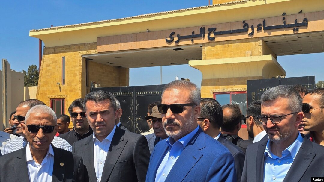 Hakan Fidan, Mısır'ın Gazze'ye yardımların kabulü ve gönderilmesindeki rolünü överek, Kahire ve Ankara’nın, çatışmanın sona erdirilmesi ve iki devletli bir çözüm yoluyla barışın tesis edilmesi gerekliliği konusundaki tutumlarını paylaştıklarını söyledi.