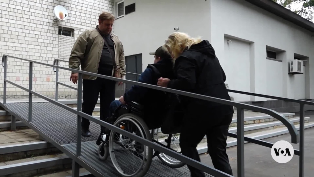 Relatives of wounded Ukrainian veterans become main caregivers