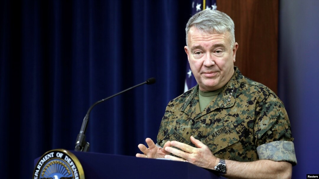 El general Kenneth McKenzie durante una sesión informativa en el Pentágono el 13 de marzo de 2020.
