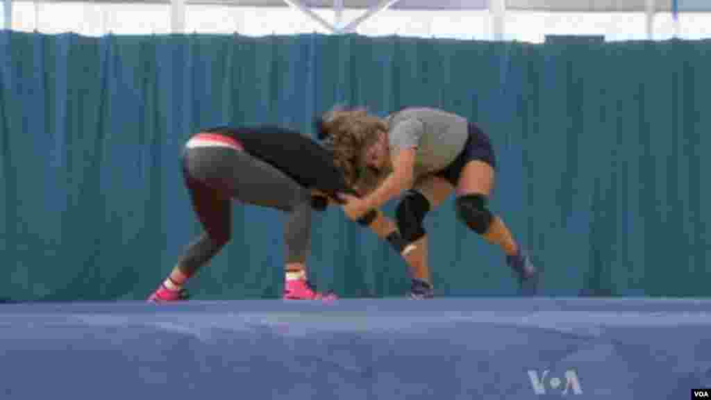 US Women’s Wrestlers Aim for Medals in London