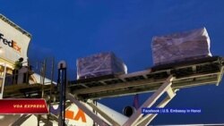 Truyền hình VOA 10/4/20: Đồ bảo hộ công ty Dupont sản xuất tại VN về tới Mỹ, Trump cảm ơn ‘những người bạn tại VN’