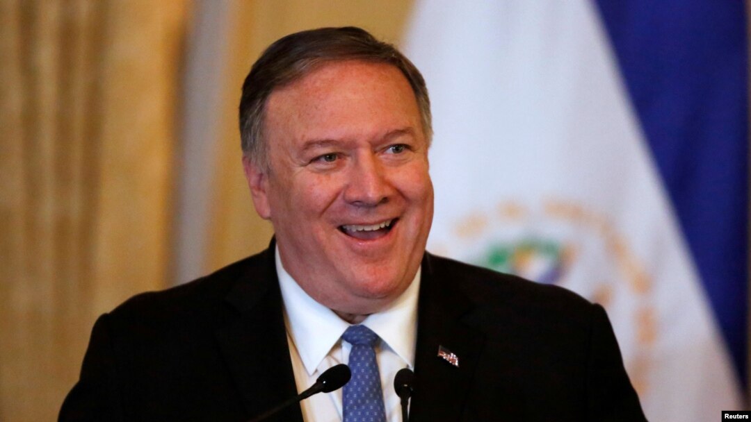 Menlu AS Mike Pompeo dalam konferensi pers bersama Presiden El Salvador Nayib Bukele (tidak nampak dalam gambar) di Gedung Kepresidenan di San Salvador, El Salvador, 21 Juli 2019. (Foto: dok).