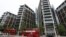 Komplek apartemen mewah "One Hyde Park" di London. Banyak properti di London diduga dibeli dari "uang gelap" hasil korupsi. 