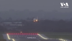 Шторм Кіра: як літаки у аеропорті Бірмінгема боряться із поривами вітру зі швидкістю у понад 145 км/год. Відео