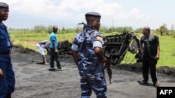 Des policiers à Gatumba, dans l'ouest du Burundi, le 15 septembre 2018