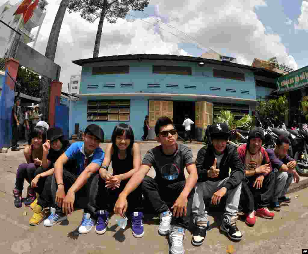 The actors of the movie "Saigon Electric" (Courtesy of Saigon Electric)