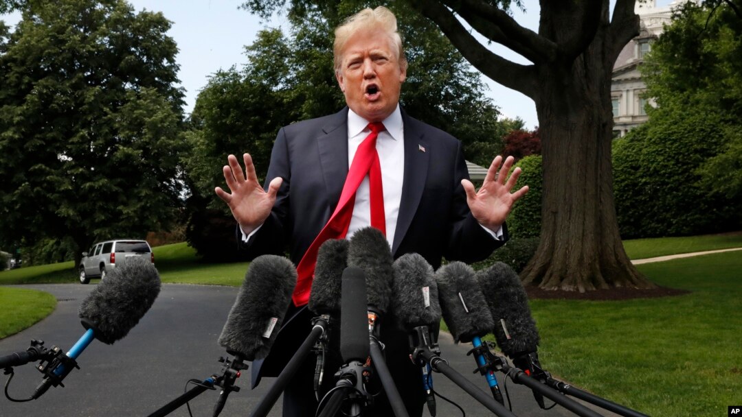 Presiden Donald Trump berbicara kepada media di halaman Gedung Putih, di Washington, 23 Mei 2018.