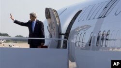 Državni sekretar Džon Keri uoči odlaska u Dohu, u Kataru