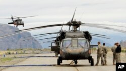 Dos helicopteros de la Guardia Nacional chocaron en Idaho falleciendo dos personas.