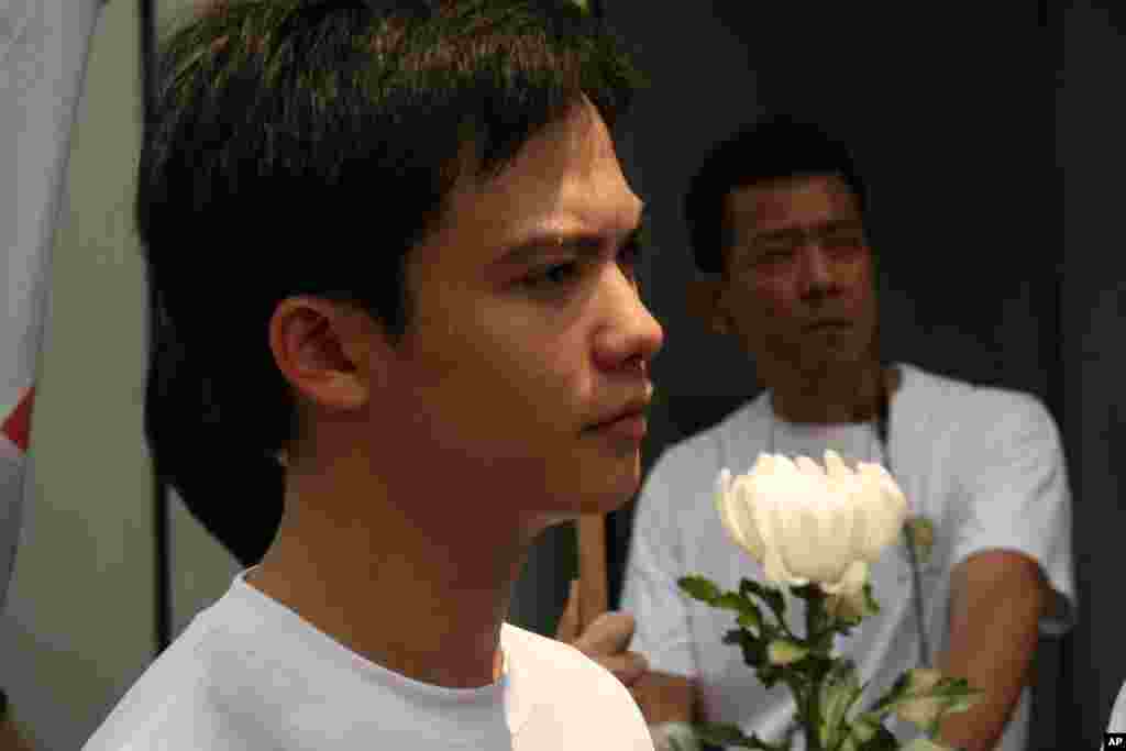 港人悼念胡耀邦与方励之 决心平反六四