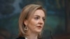 Menteri Luar Negeri Inggris Liz Truss berbicara dalam sebuah konferensi pers di Moskow, Rusia, setelah menghadiri pertemuan dengan Menteri Luar Negeri Rusia Sergei Lavrov, pada 10 Februari 2022. (Foto: Russian Foreign Ministry/Handout via Reuters)