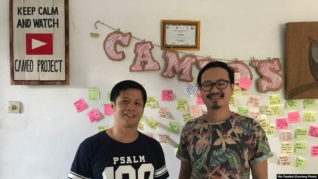 Andri Ganda dan Martin Anugrah adalah 2 dari 6 personil Cameo Project. Masing-masing personil mengaku memiliki kemahiran berbeda, Andri lebih mahir menulis naskah film pendek sementara Martin lebih mahir pada sketsa komedi.