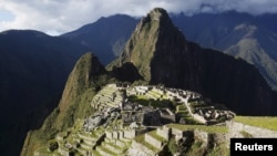 Una vista general de la ciudadela Inca de Machu Picchu, el 2 de diciembre de 2014.