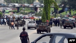 Des soldats ivoiriens mécontents manifestent dans Abidjan. 18 novembre 2014