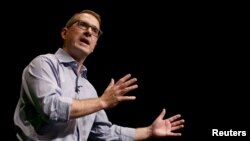 FILE - Owen Smith, then Britain's opposition Labour Party leadership candidate, speaks at a rally in London, Britain, Sept. 10, 2016.