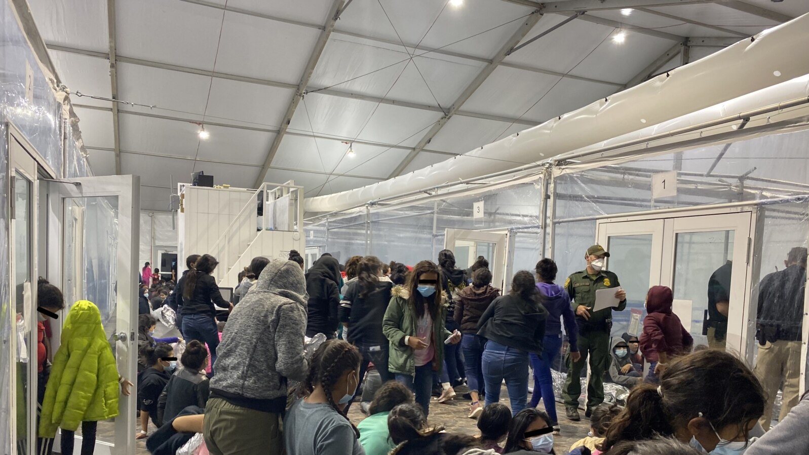 Bayden ma'muriyatining migratsiya siyosati natijasida muhojirlar oqimi kuchaygan