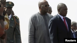 Le président du Burkina Faso, Roch Marc Christian Kaboré, à l'aéroport de Ouagadougou, le 18 janvier 2016.