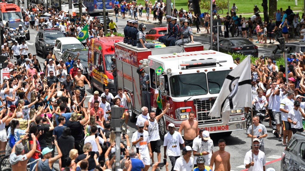 Soccer Star Pele Buried in Brazil