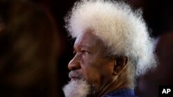 L'écrivain et poète nigerian, prix nobel de littérature Wole Soyinka.