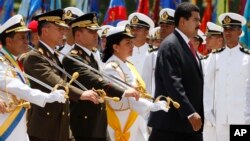 Los militares venezolanos podrán participar en la política.