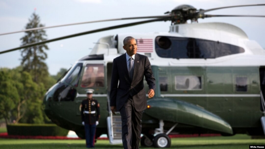 Presiden AS Barack Obama tiba di Gedung Putih dengan helikopter marinir (5/7),