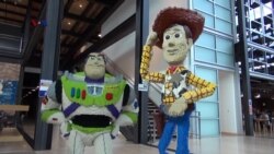 VOA Pop News: Tur Studio Pixar dan Tren Makanan Arang (1)