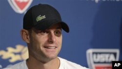 Andy Roddick mengalahkan petenis peringkat ketiga dunia Andy Murray 6-2, 6-3 (foto: dok).