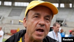  Gernot Rohr 