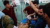 یک مرد در بیمارستانی در اربیل که در جریان حمله سپاه پاسداران به مواضع احزاب کرد در اقلیم کردستان مجروح شده است - ۲۸ سپتامبر ۲۰۲۲ (۶ مهر ۱۴۰۱)