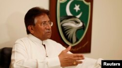 Mantan Presiden Pakistan Pervez Musharraf dalam wawancara dengan Reuters di Dubai (foto: dok). 