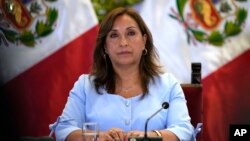 La presidenta peruana, Dina Boluarte, da una conferencia de prensa en el palacio de gobierno en Lima, Perú, el viernes 10 de febrero de 2023. 