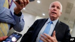 McCain es el presidente del Comité de Servicios Armados del Senado.