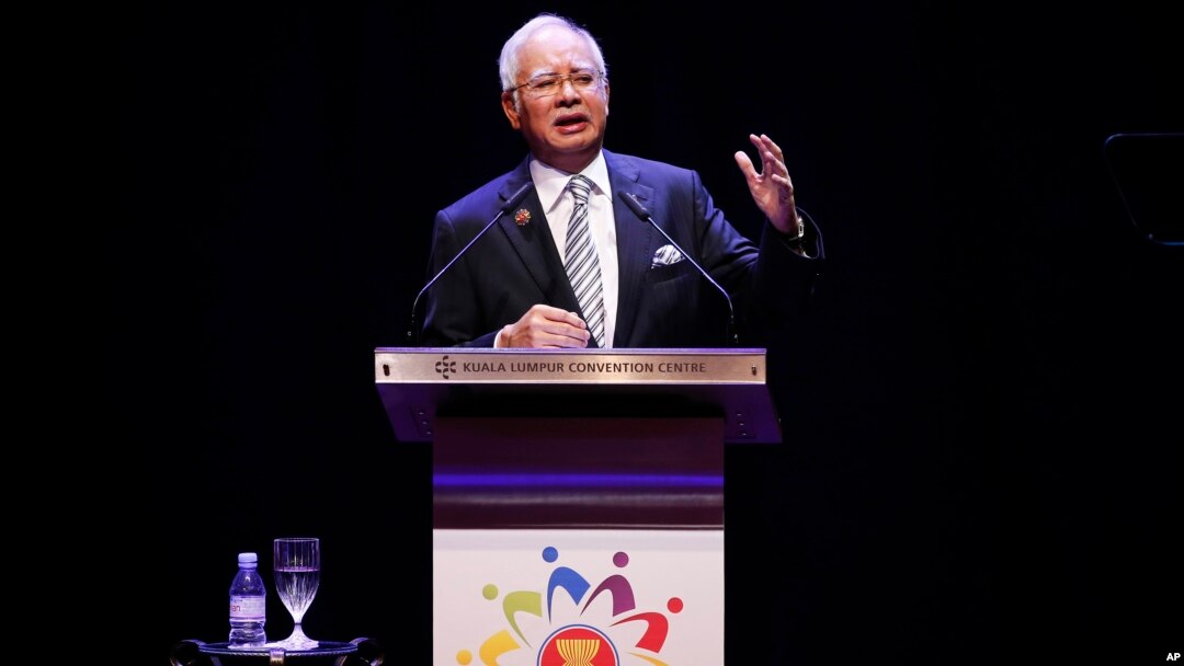 Thủ tướng Malaysia Najib Razak phát biểu tại lễ khai mạc hội nghị thượng đỉnh ASEAN, Kuala Lumpur, 21/11/2015.