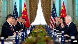 Encontro entre os presidentes dos EUA, Joe Biden,e da China, Xi Jinping, à margem da cimeira da APEC em Woodside, Califórnia, 15 nov 2023