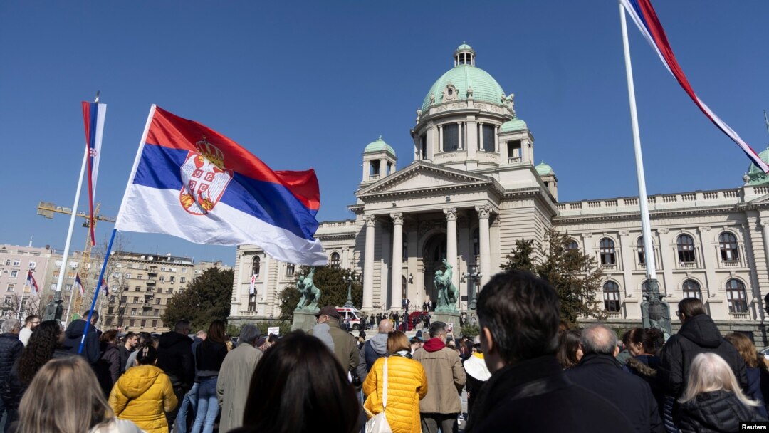 Protest građana ispred zgrade Skupštine Srbije tokom prvog prolećnog zasedanja 4. marta 