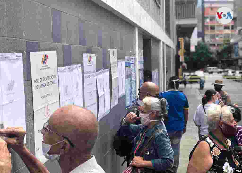 El voto es rechazado por EEUU, la UE y buena parte de los pa&#237;ses de la regi&#243;n que lo han cuestionado asegurando que no se cumplen las condiciones para un proceso electoral democr&#225;tico. Caracas, 6 de diciembre de 2020. Foto: &#193;lvaro Algarra - VOA.