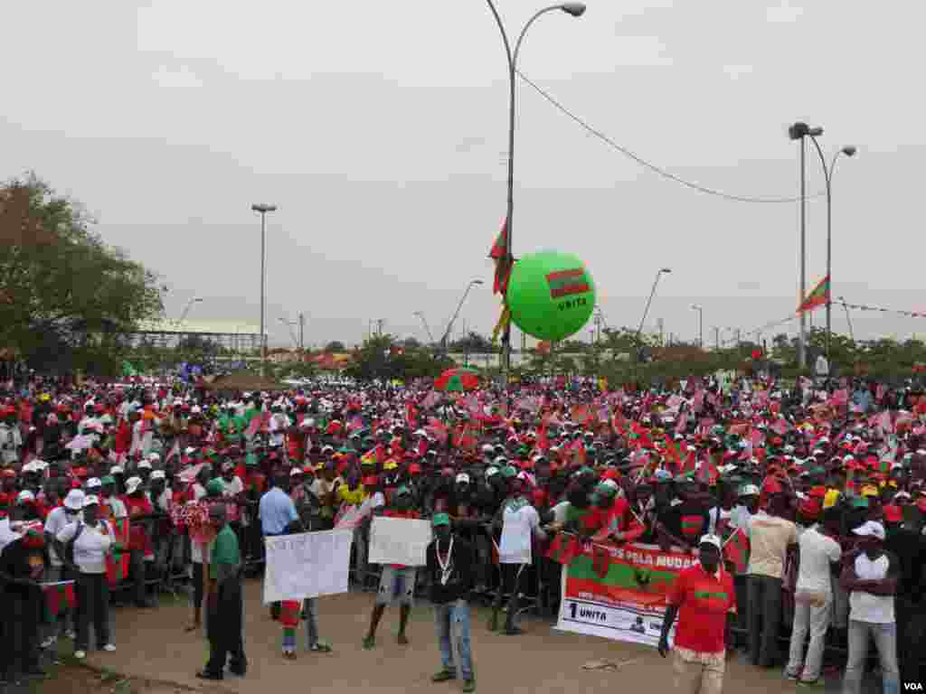 Manifestação da UNITA em Luanda em protesto contra a fraude eleitoral (VOA/Coque Mukuta)