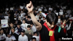 2026년 6월 6일 한국 서울에서 투표용지 부족 사태에 항의하고 재선거 실시를 요구하는 시위가 열렸다.